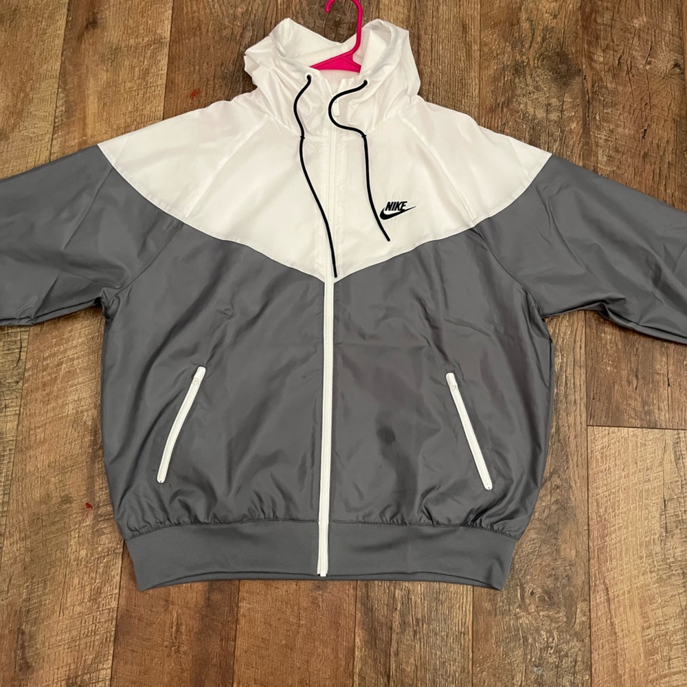 nike windbreaker